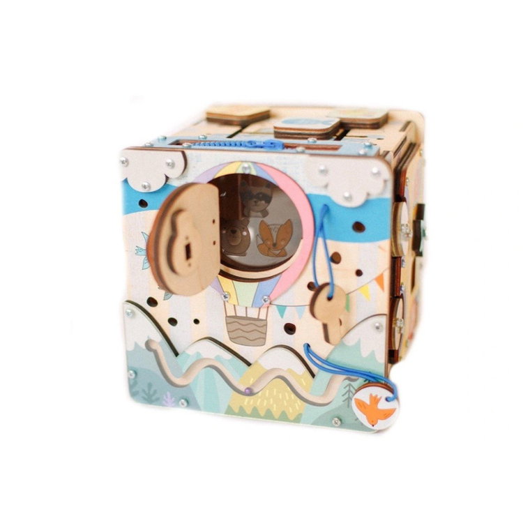 Образователен куб с LED осветление за пътуване