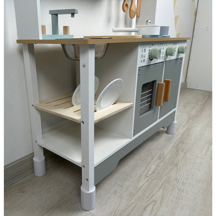 Детска дървена кухня с аксесоари Ели