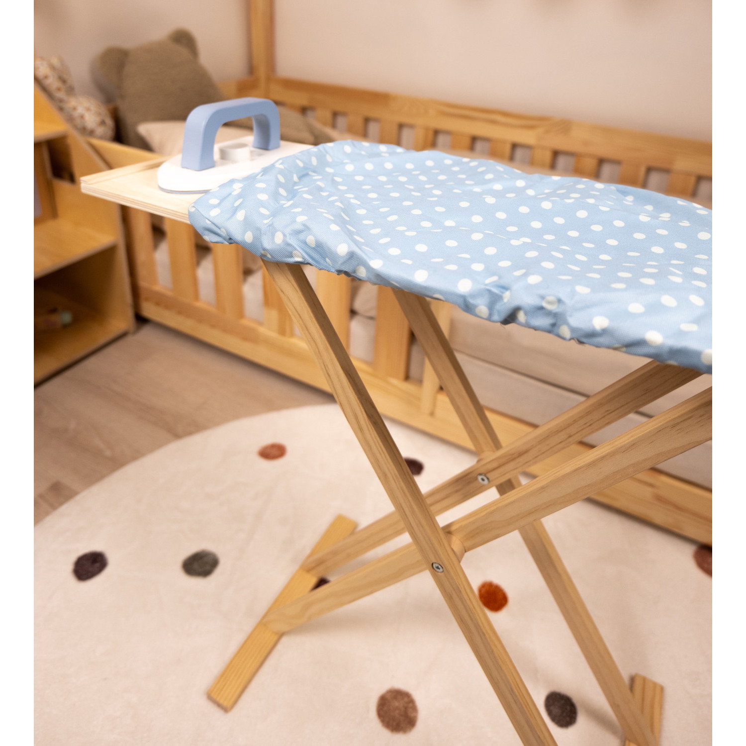 Детска дъска за гладене с ютия