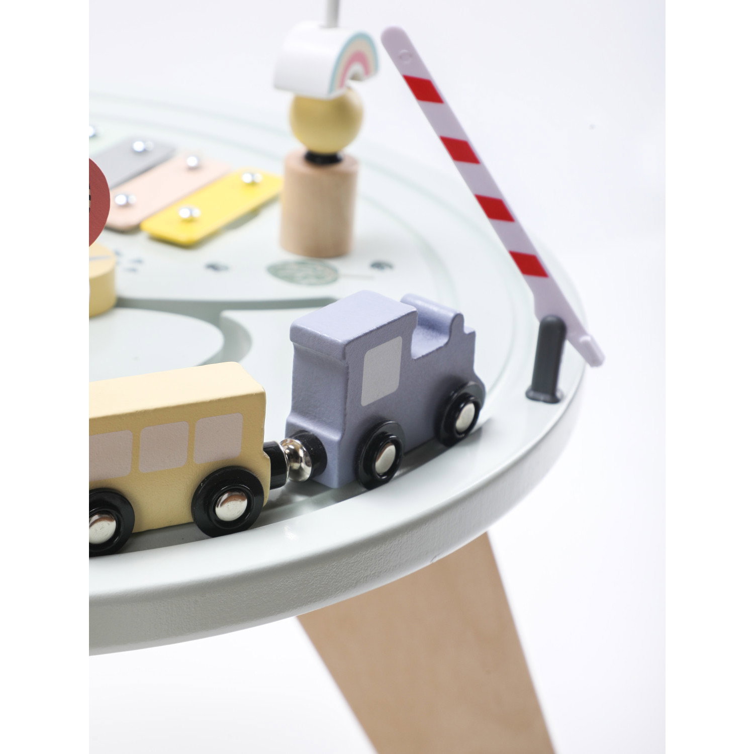 Многофункционална маса с активности