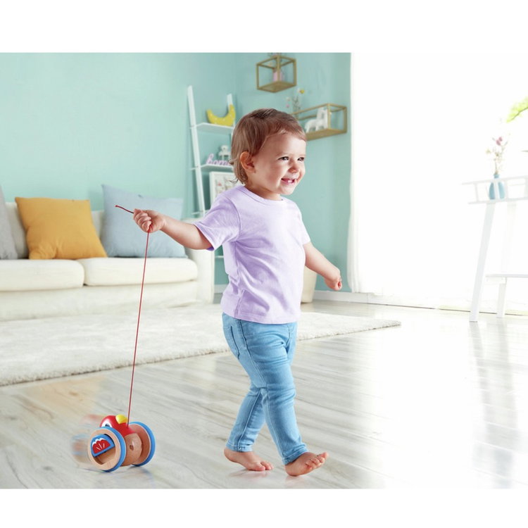 Дървена играчка за дърпане Пиленце, Hape