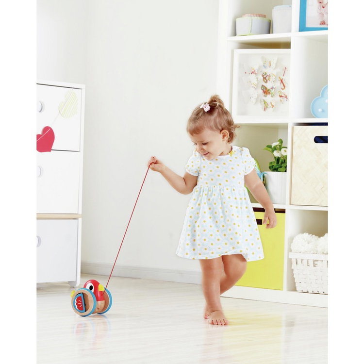 Дървена играчка за дърпане Пиленце, Hape