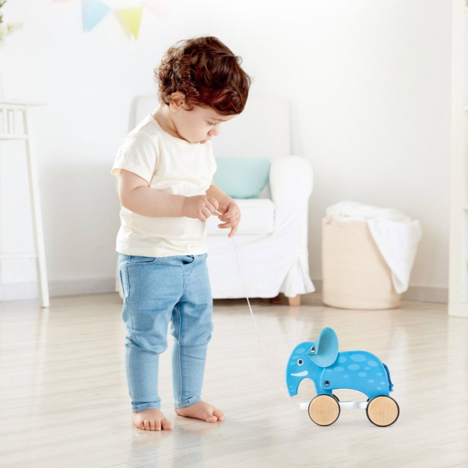 Дървена играчка за дърпане Слонче, Hape