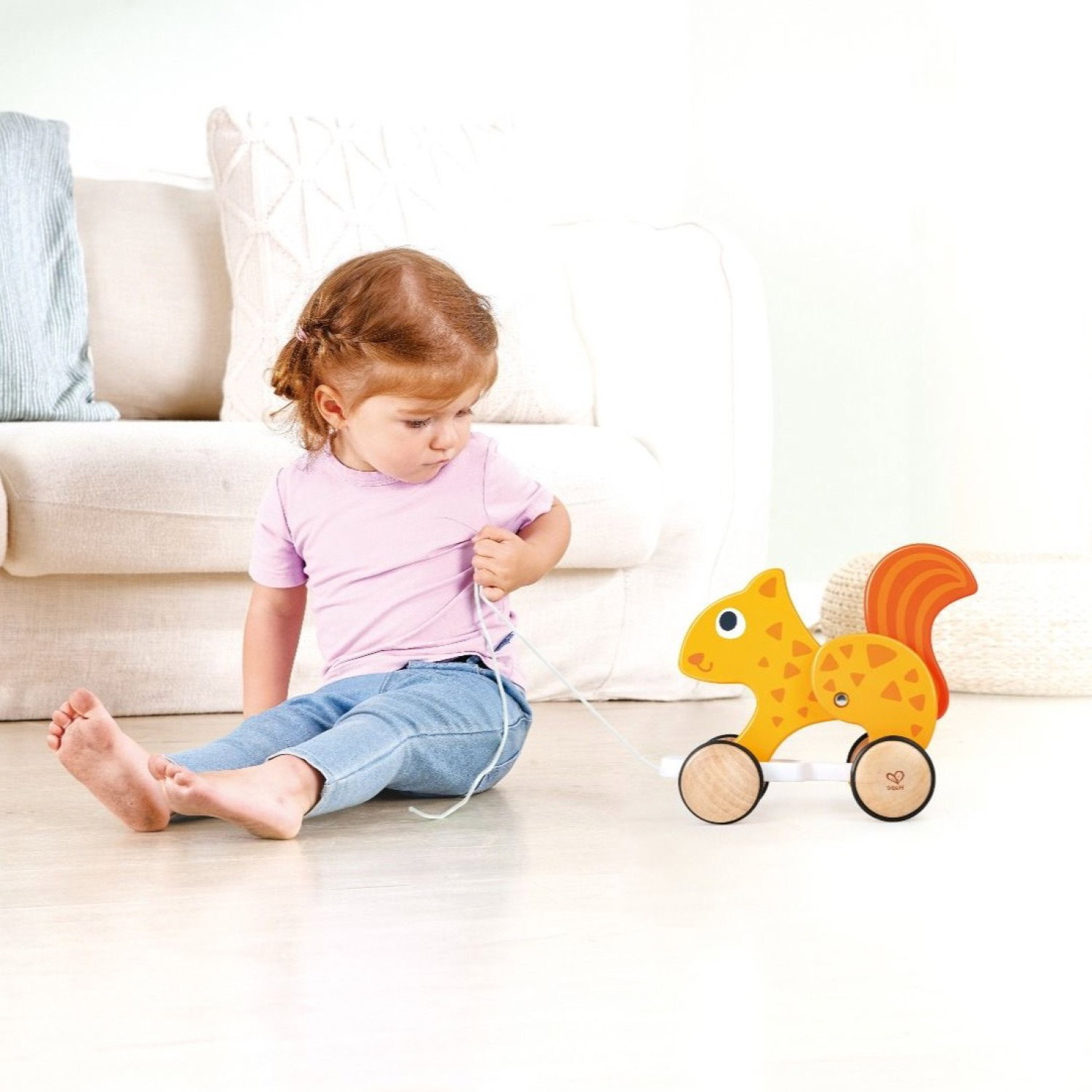 Дървена играчка за дърпане Катеричка, Hape