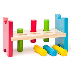 Дървена играчка - чукче с пирони