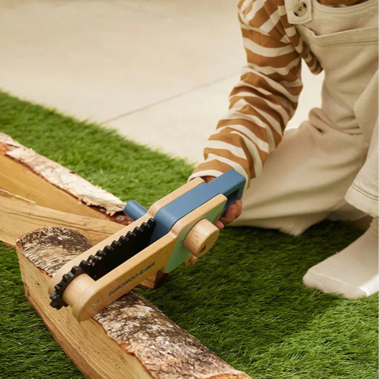 Детска резачка за дърва