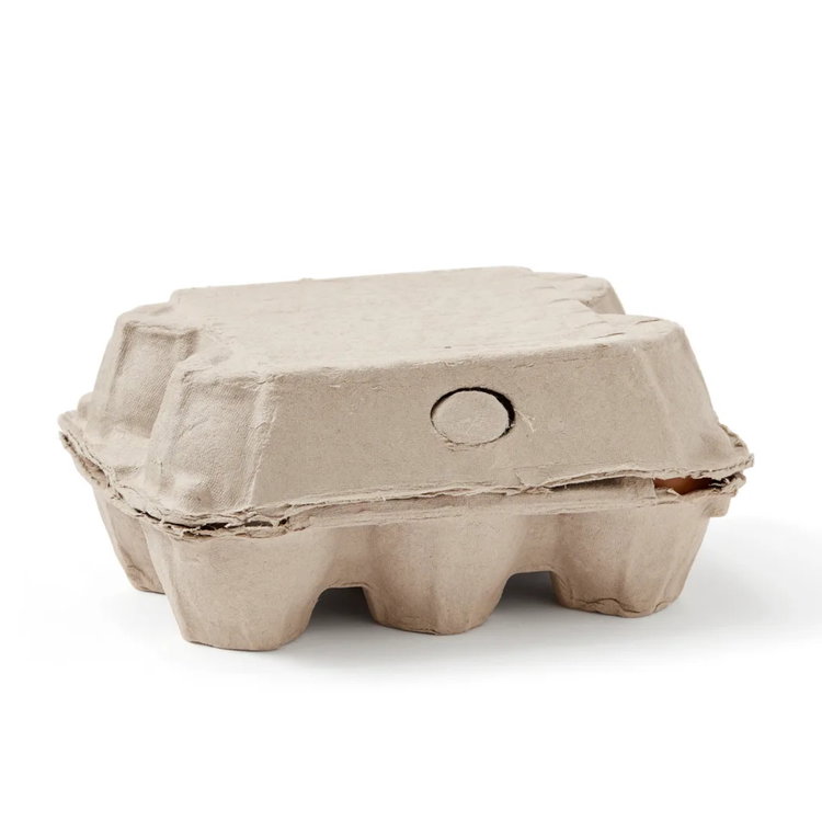 Дървени яйца в кутия