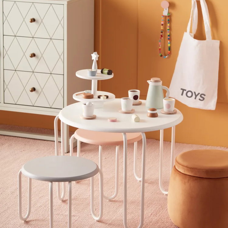 Дървена стойка за сладкиши