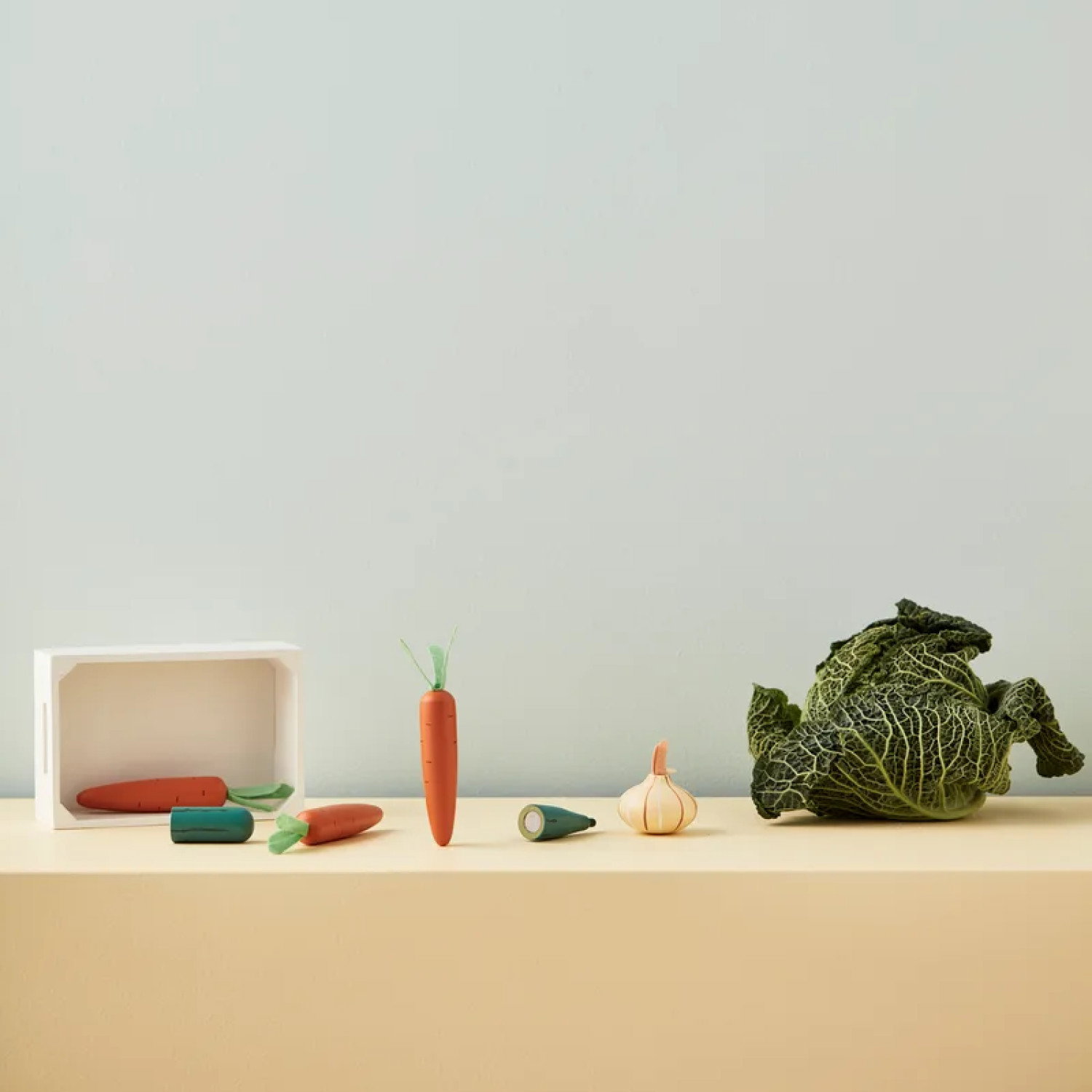 Дървени зеленчуци за рязане в щайга