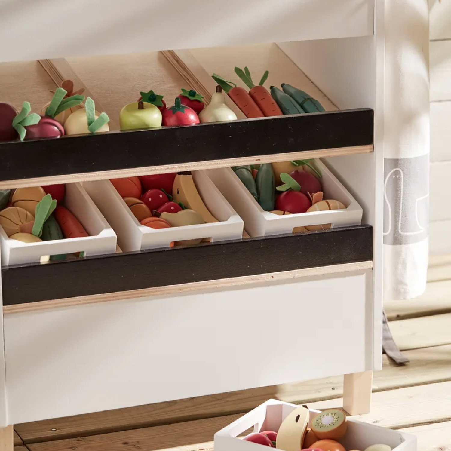 Дървени зеленчуци за рязане в щайга