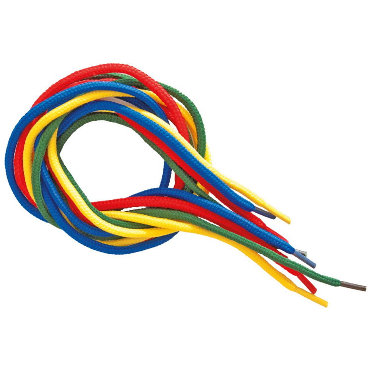 Дървен пъзел Момиче с дрешки за шиене