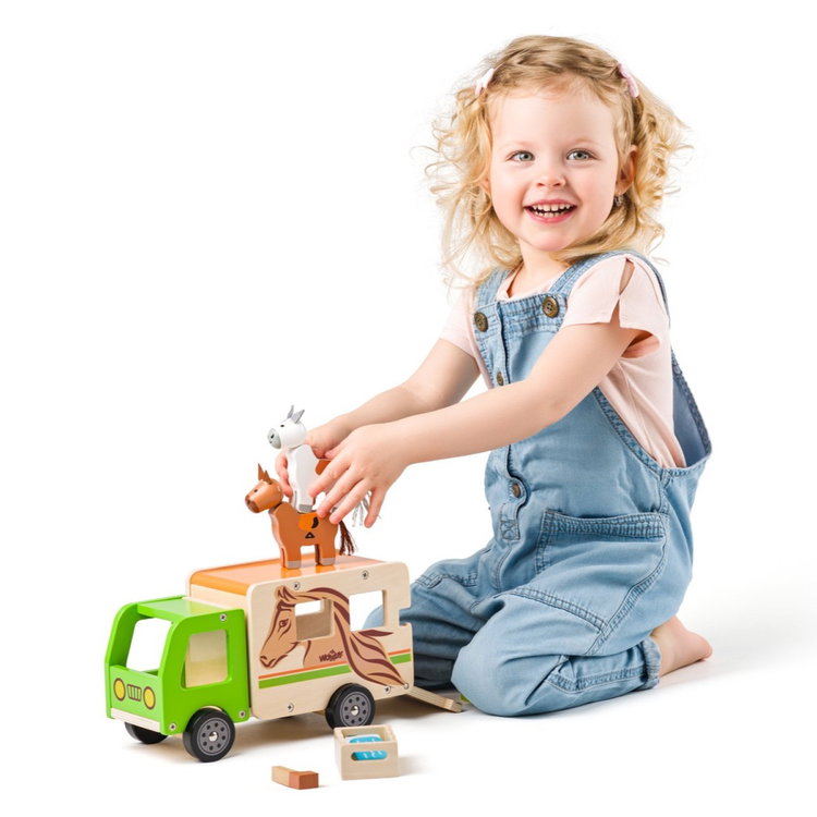 Дървен камион за коне