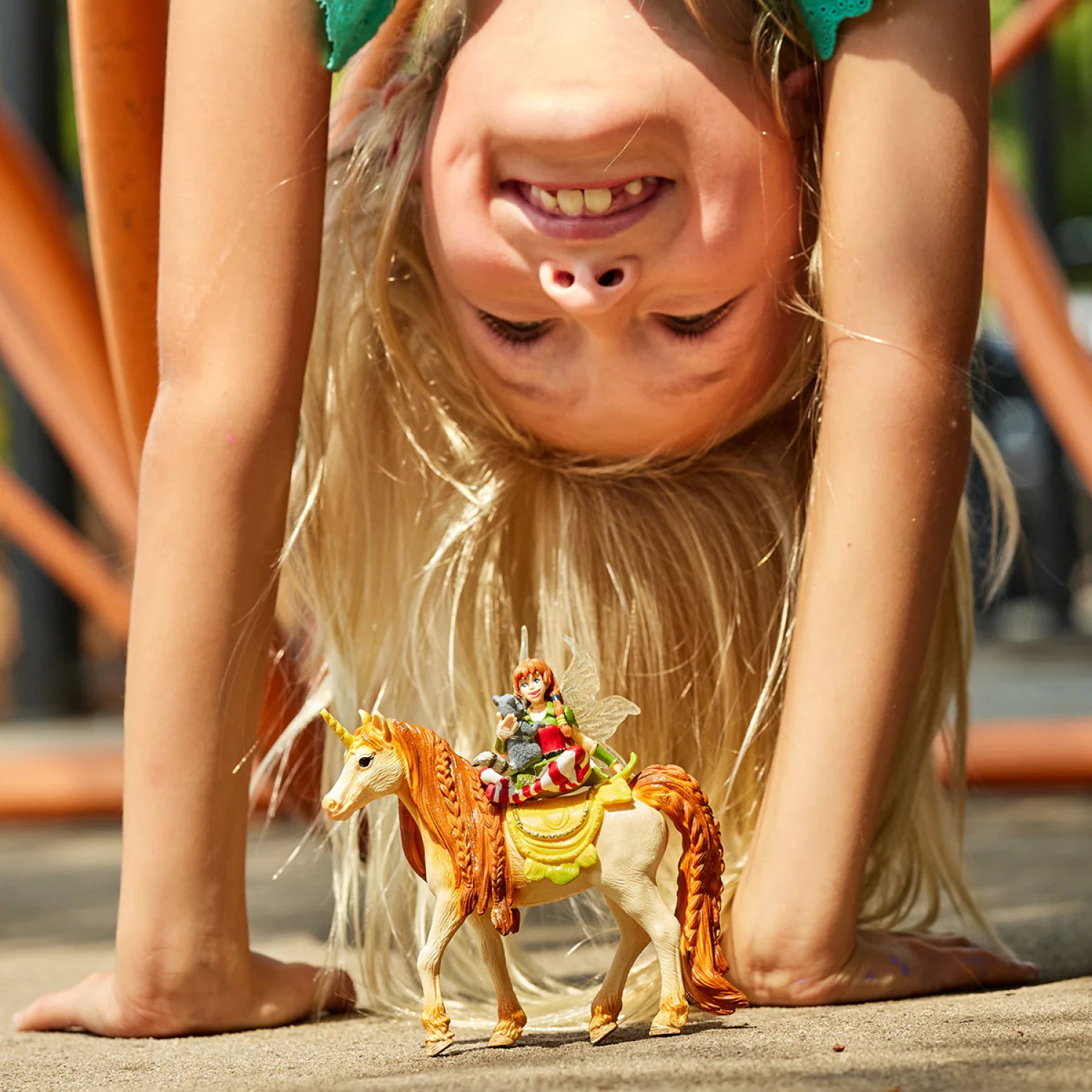 Комплект Маруийн с блестящ еднорог, Schleich