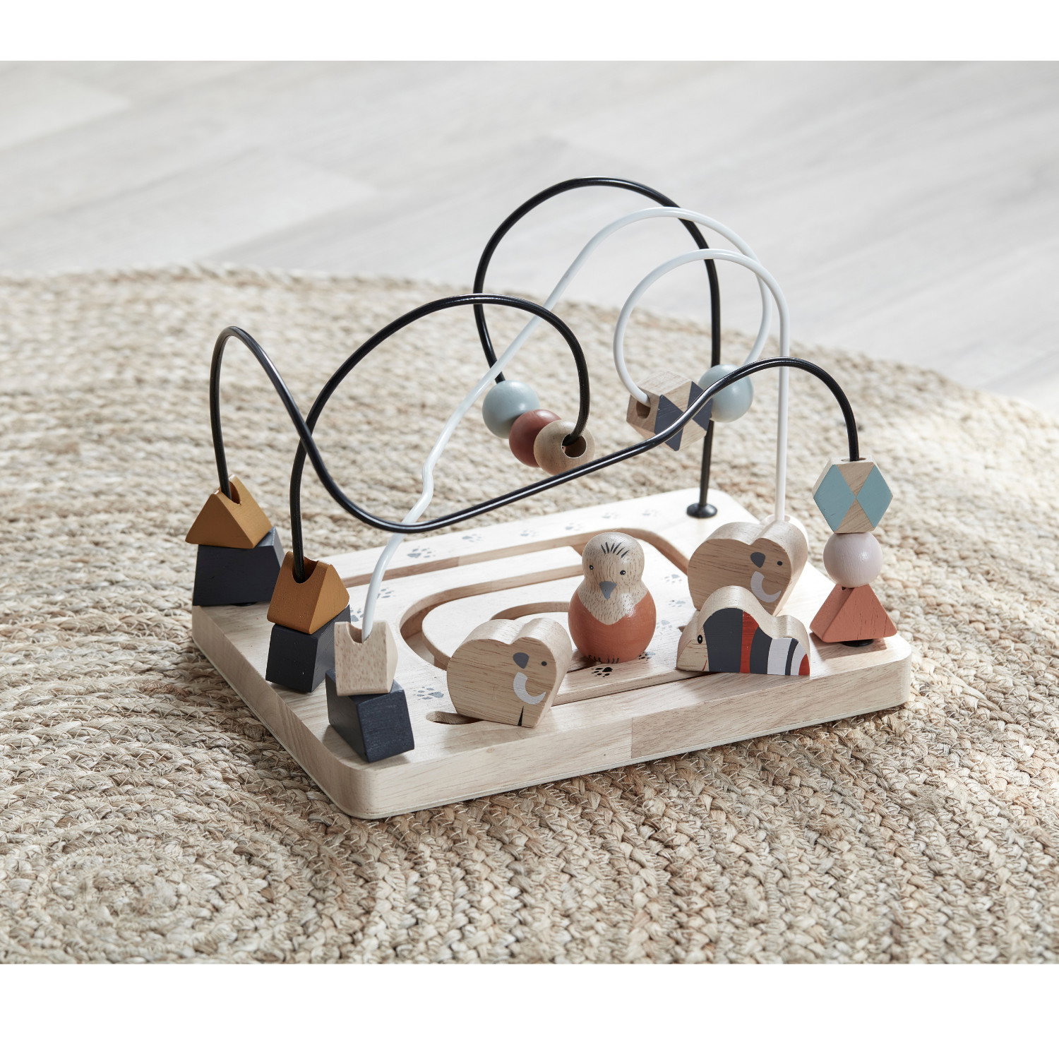 Дървен лабиринт с мъниста и фигурки