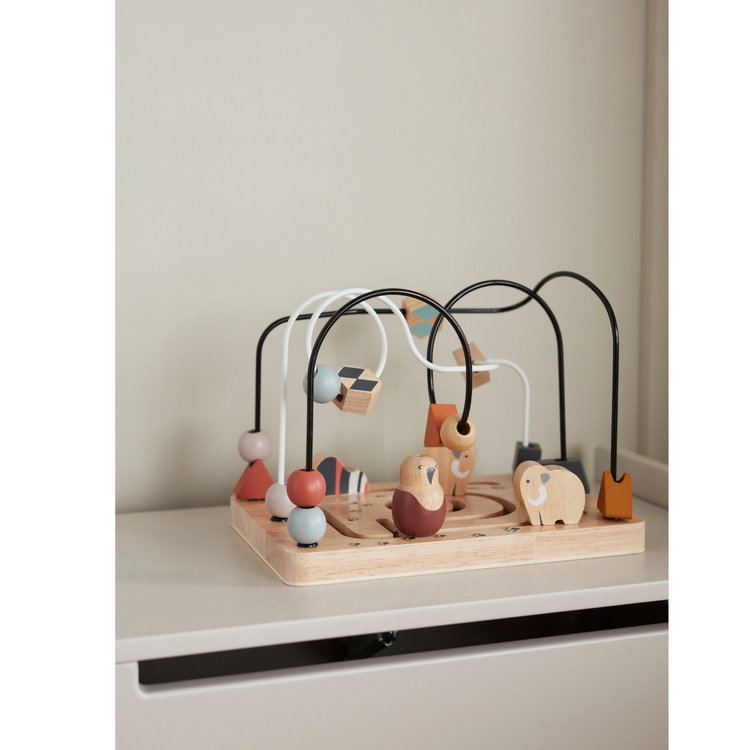 Дървен лабиринт с мъниста и фигурки