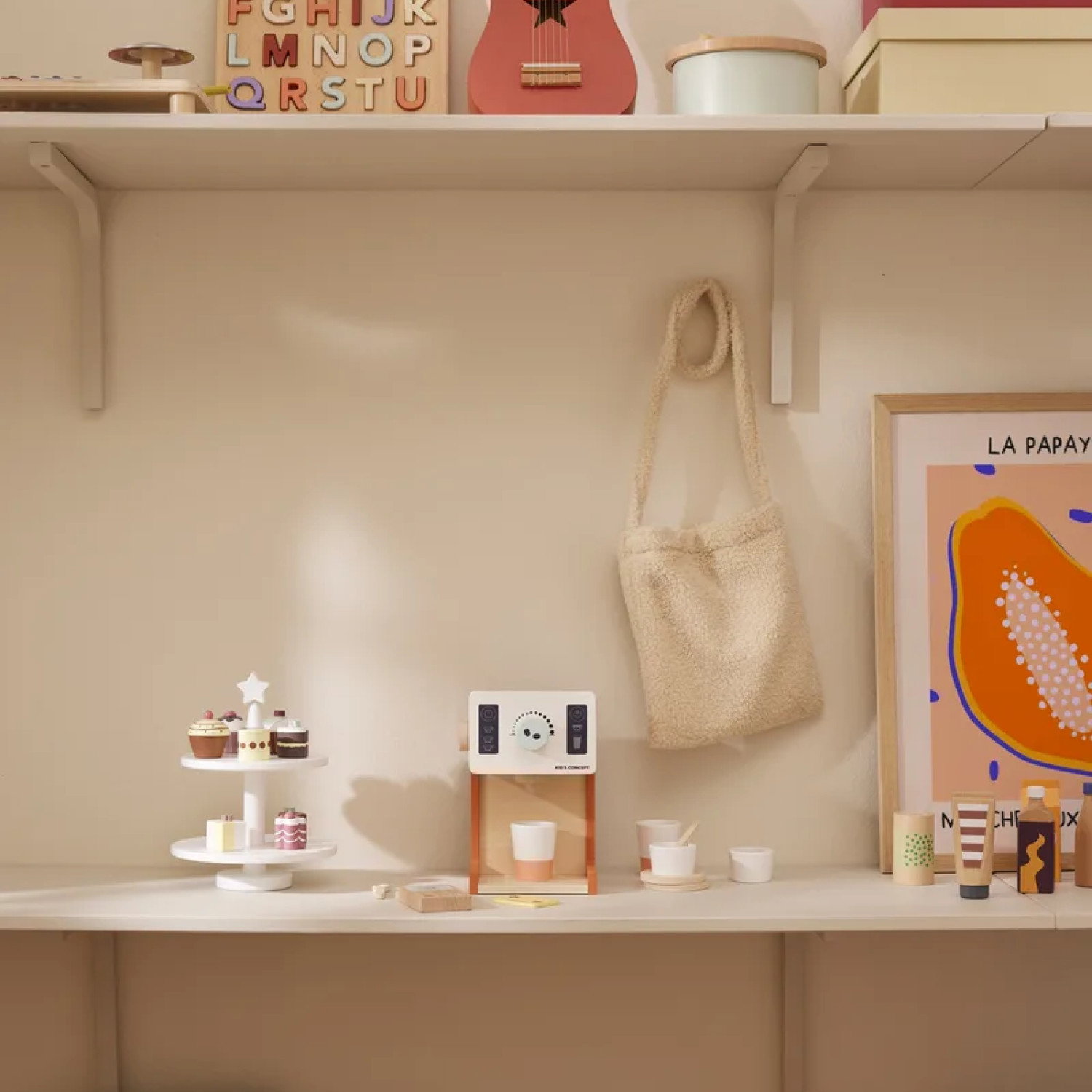 Дървен кафе магазин