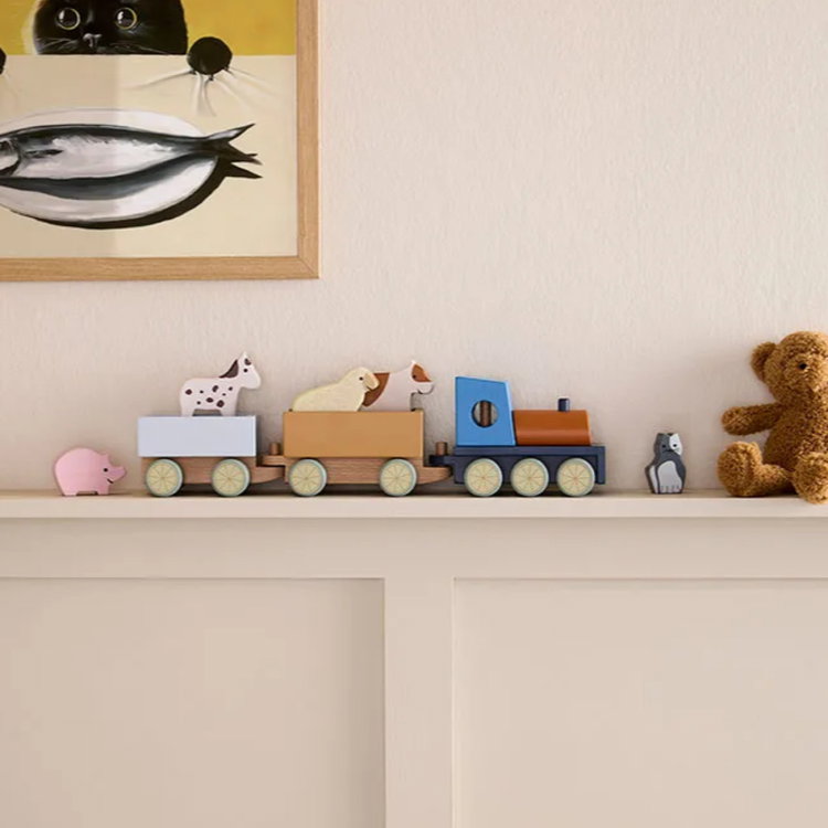 Дървено влакче с животни от фермата