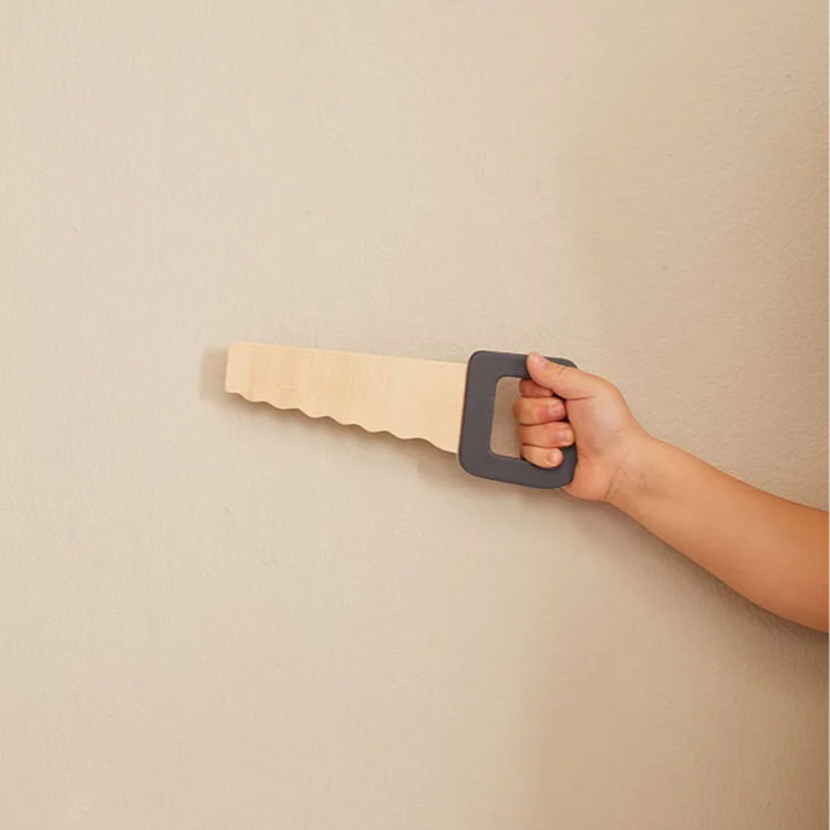 Кутия с инструменти за малки майстори