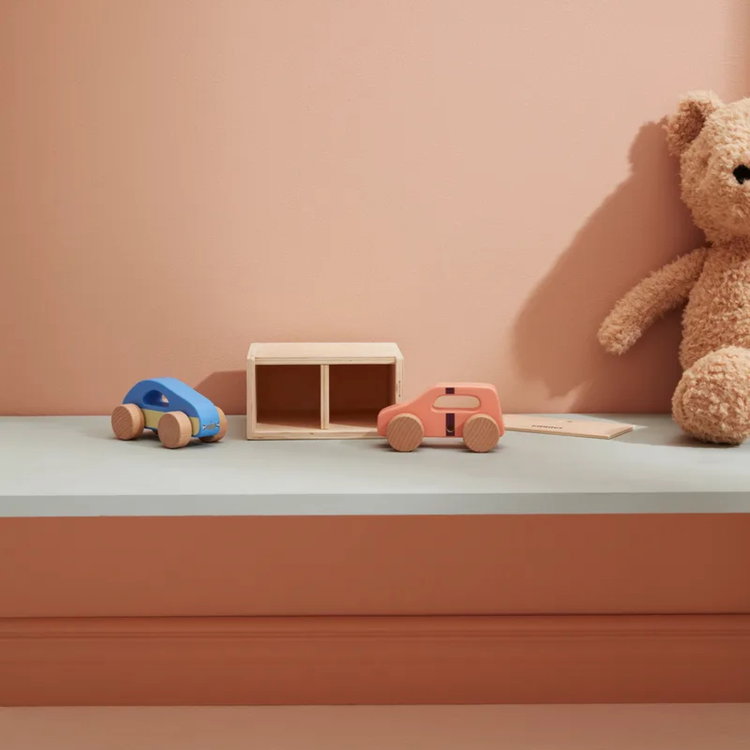 Дървен комплект от 2 колички с гараж