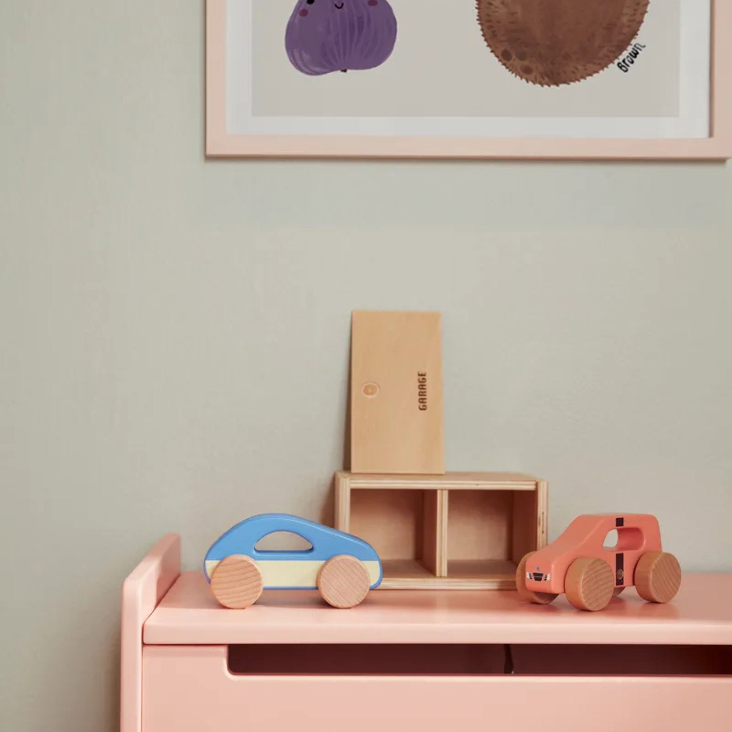 Дървен комплект от 2 колички с гараж