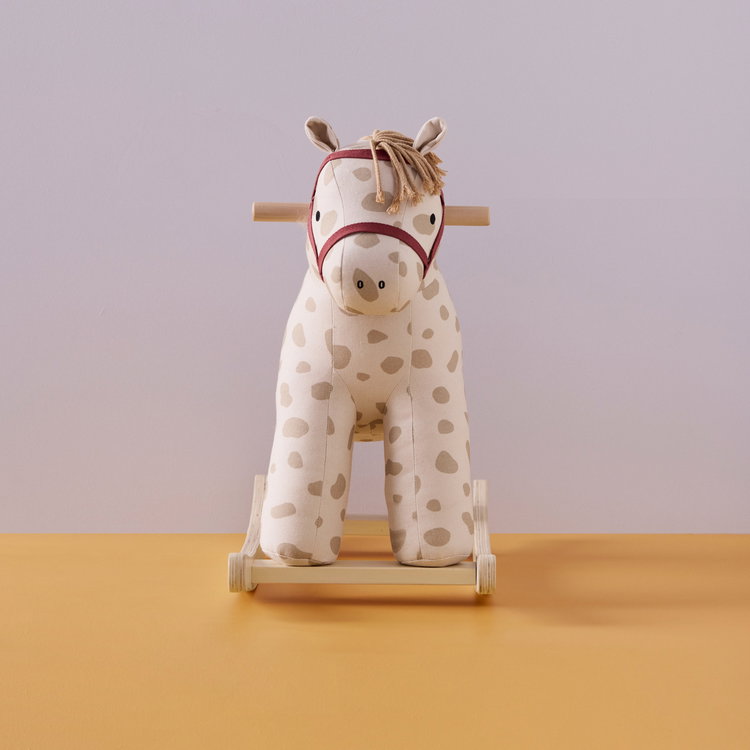 Люлеещо се конче Доти