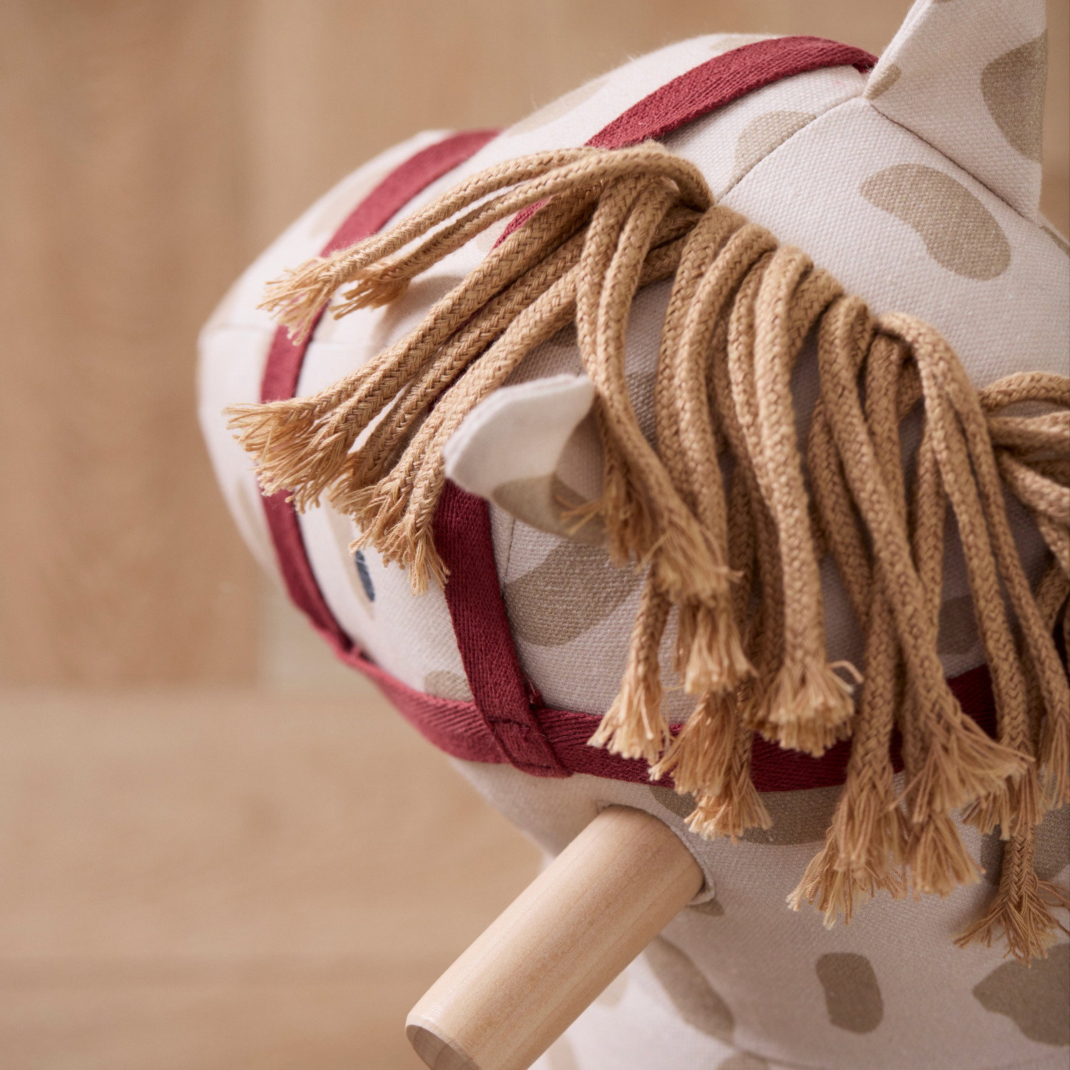 Люлеещо се конче Доти