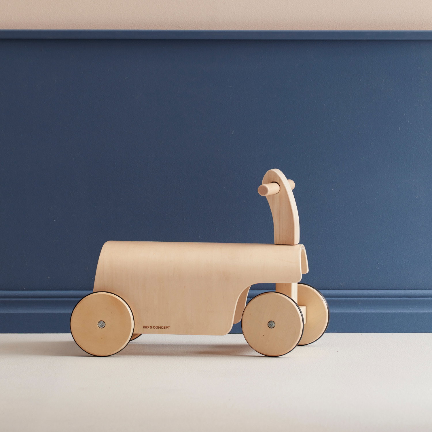 Дървена количка за малки състезатели