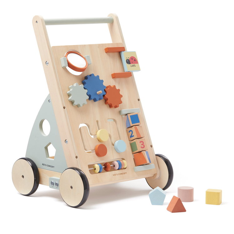 Дървена проходилка с активен панел