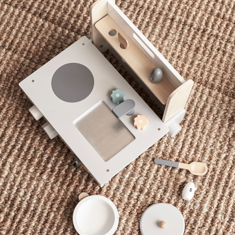 Детска преносима кухня