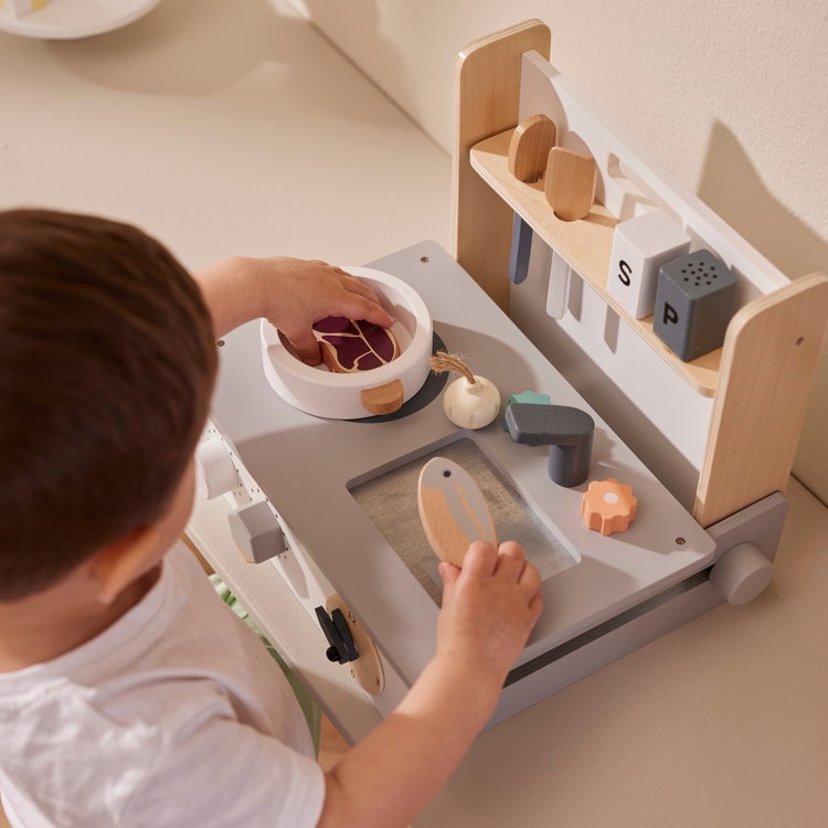 Детска преносима кухня