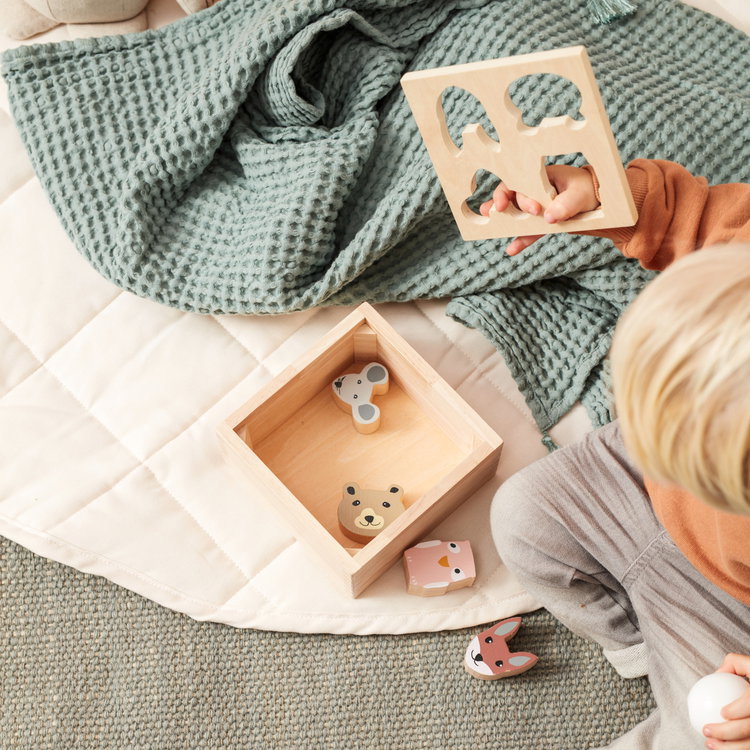 Дървена кутия - сортер Диви животни