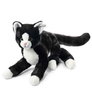 Mimmi dangling cat