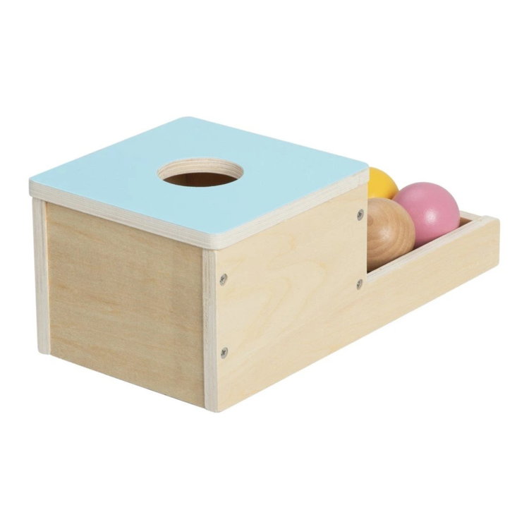 Дървена кутия с топчета