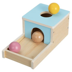 Дървена кутия с топчета