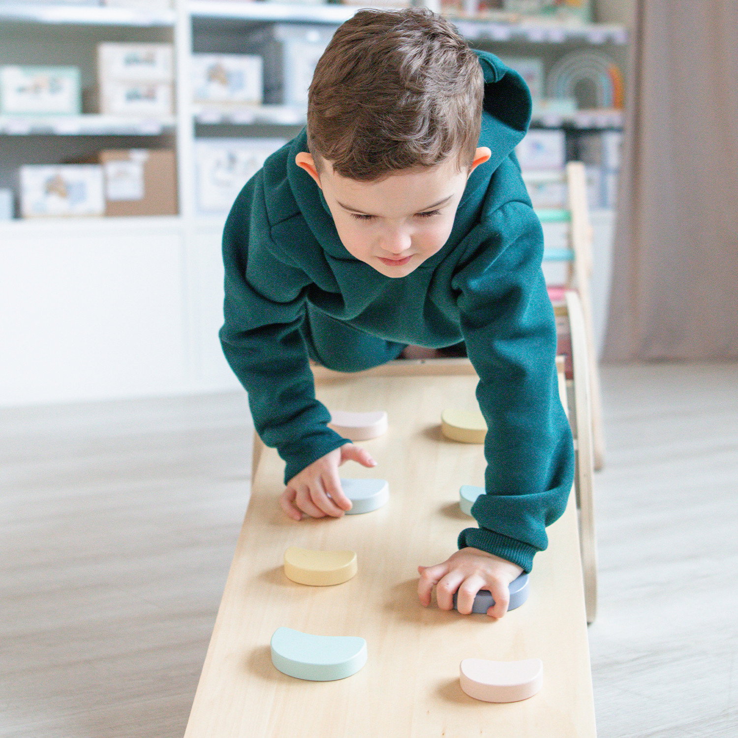 Дървена Монтесори люлка 5в1 с борд 2в1